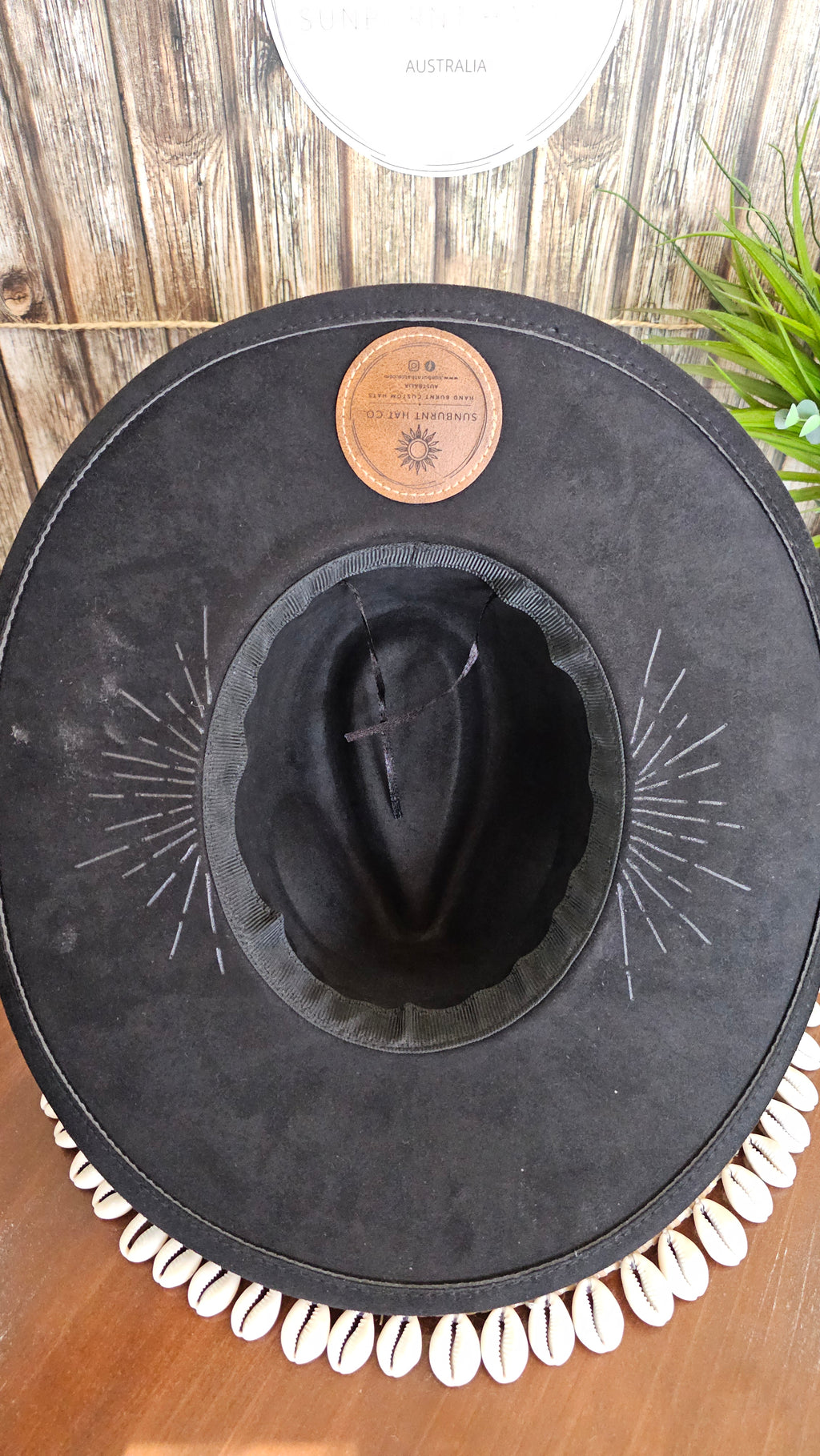 Snake Design Wide Brim - Black