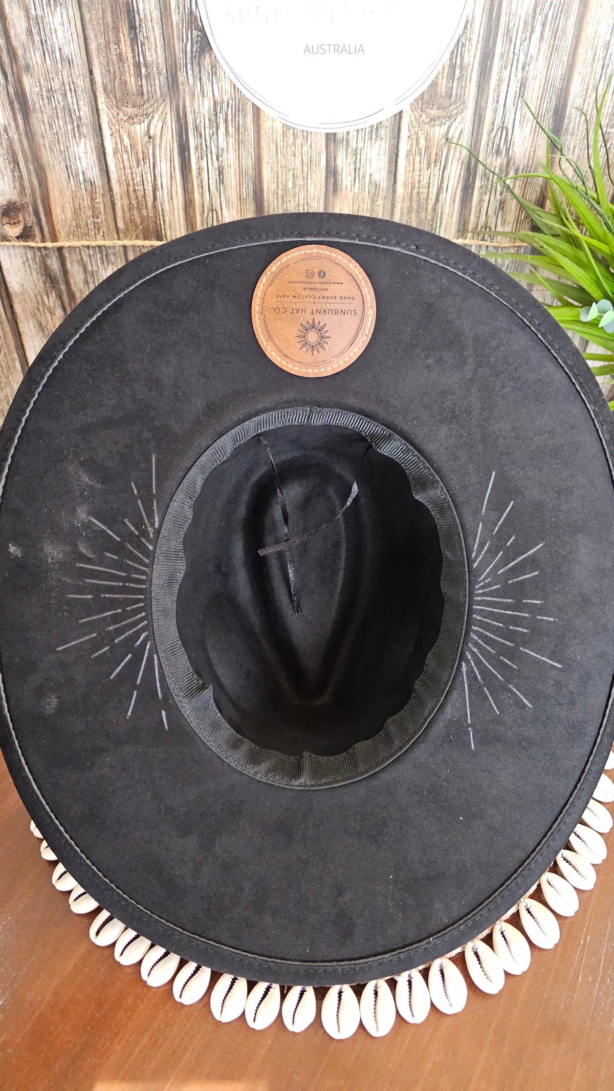Snake Design Wide Brim - Black