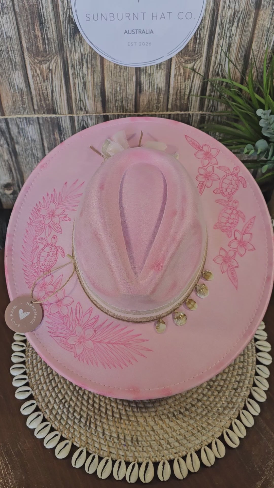 Turtle Design Wide Brim - Pink